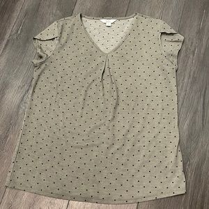 Croft & Barrow olive green short sleeve shirt with black polka dots. Size S.
